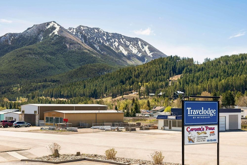 Fernie Fox Hotel in Crowsnest Pass